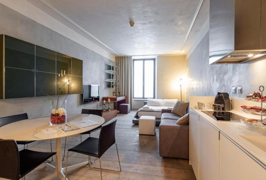 Milan Royal Suites - Centro Duomo, Milan